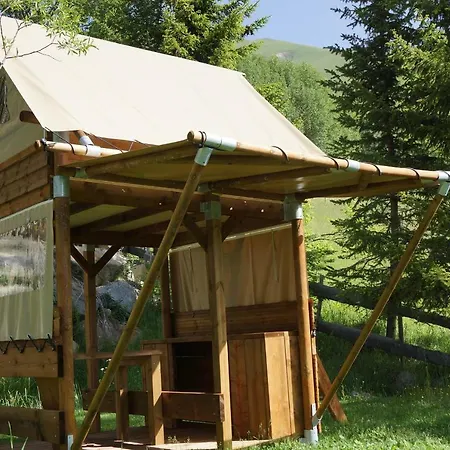 Le Domaine Du Trappeur 2*
