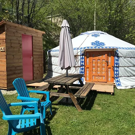 Le Domaine Du Trappeur 2*